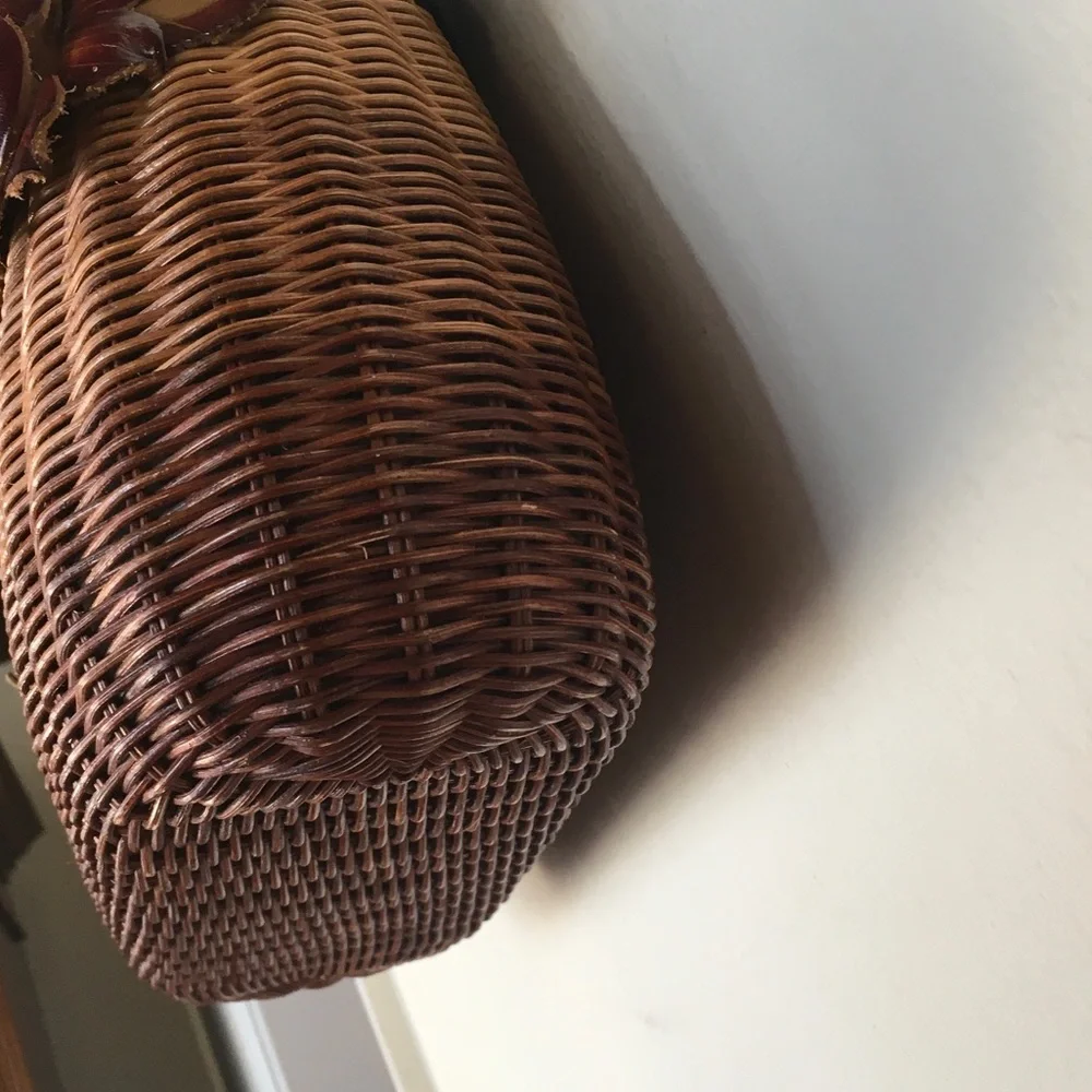 NWOT Woven Brown Floral Accent Handbag with Black Handles - Picture 4 of 7